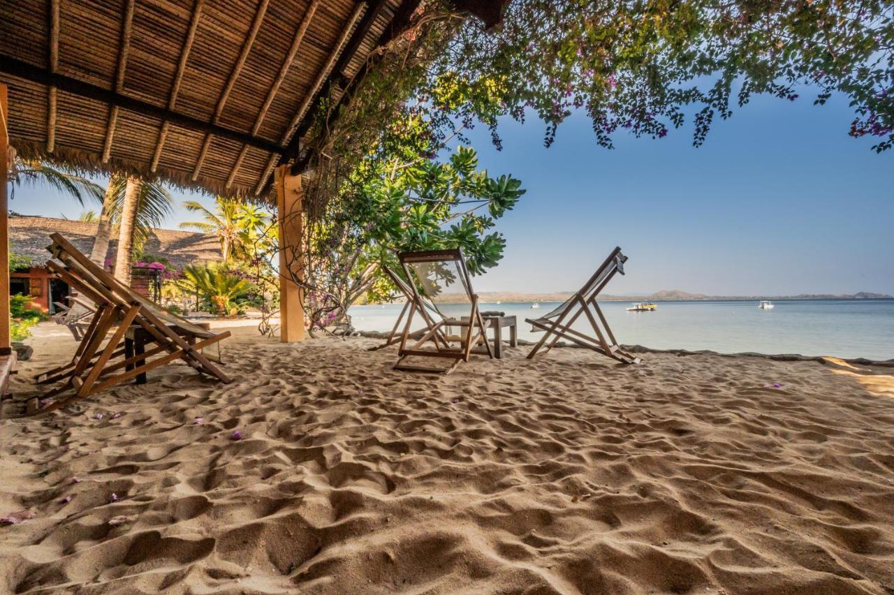 Sakatia Lodge Ampasimena ภายนอก รูปภาพ