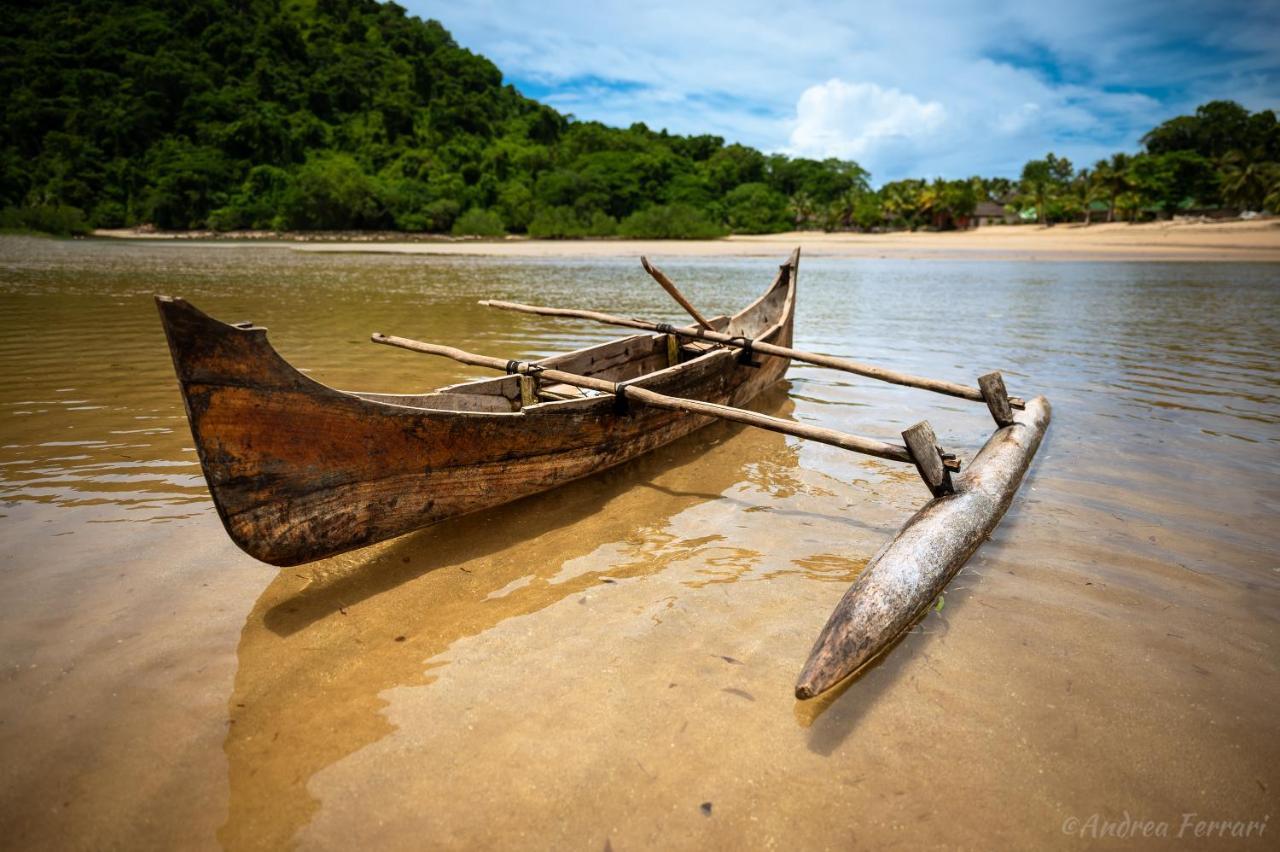 Sakatia Lodge Ampasimena ภายนอก รูปภาพ