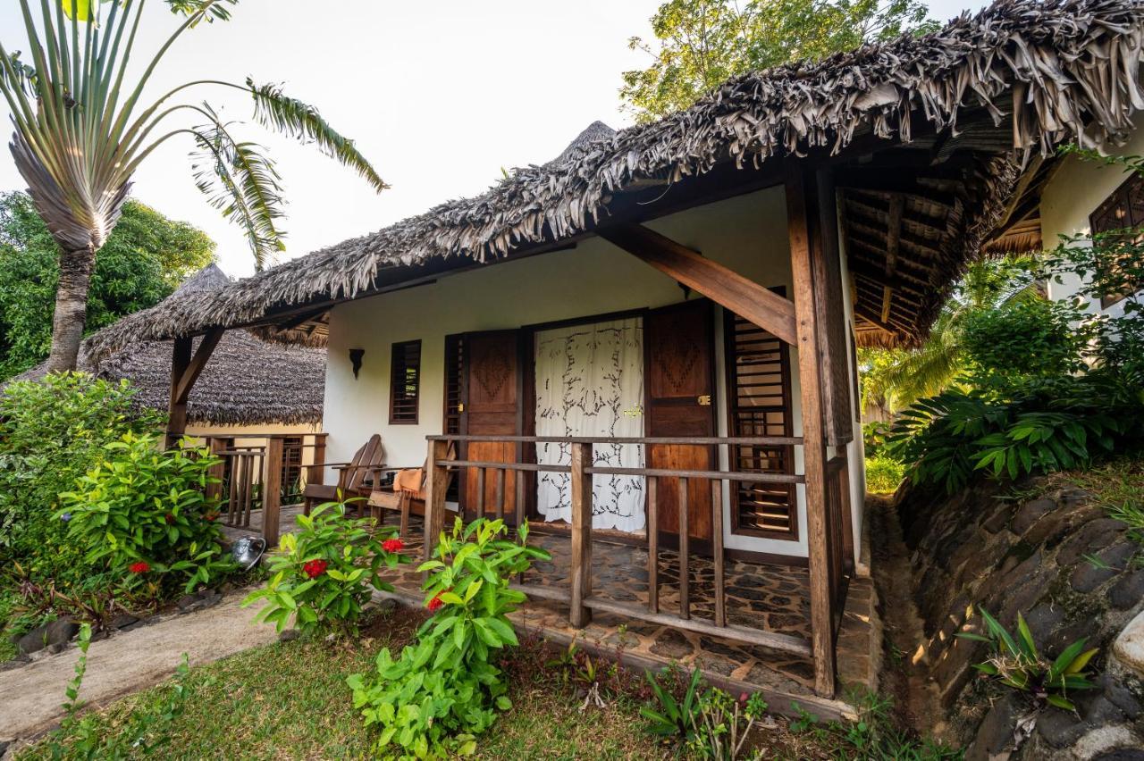 Sakatia Lodge Ampasimena ภายนอก รูปภาพ