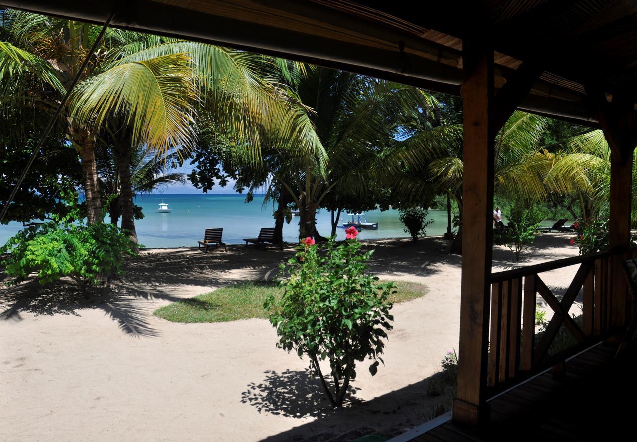 Sakatia Lodge Ampasimena ภายนอก รูปภาพ